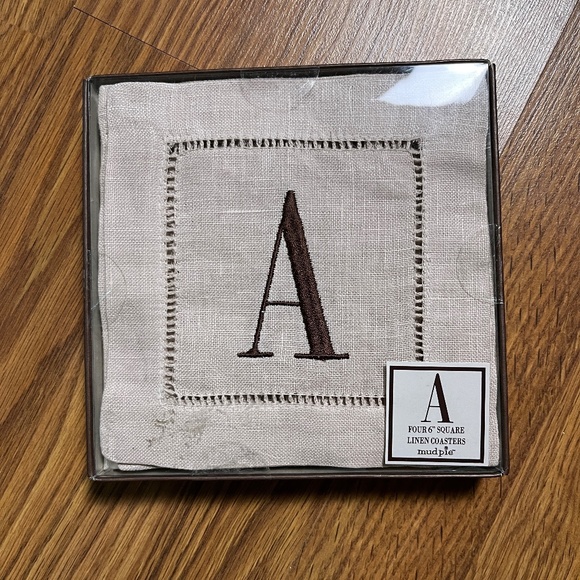NIB Monogrammed Linen Square Cocktail Napkins Initial 'A' Brown Tan Set of Four - Picture 1 of 4